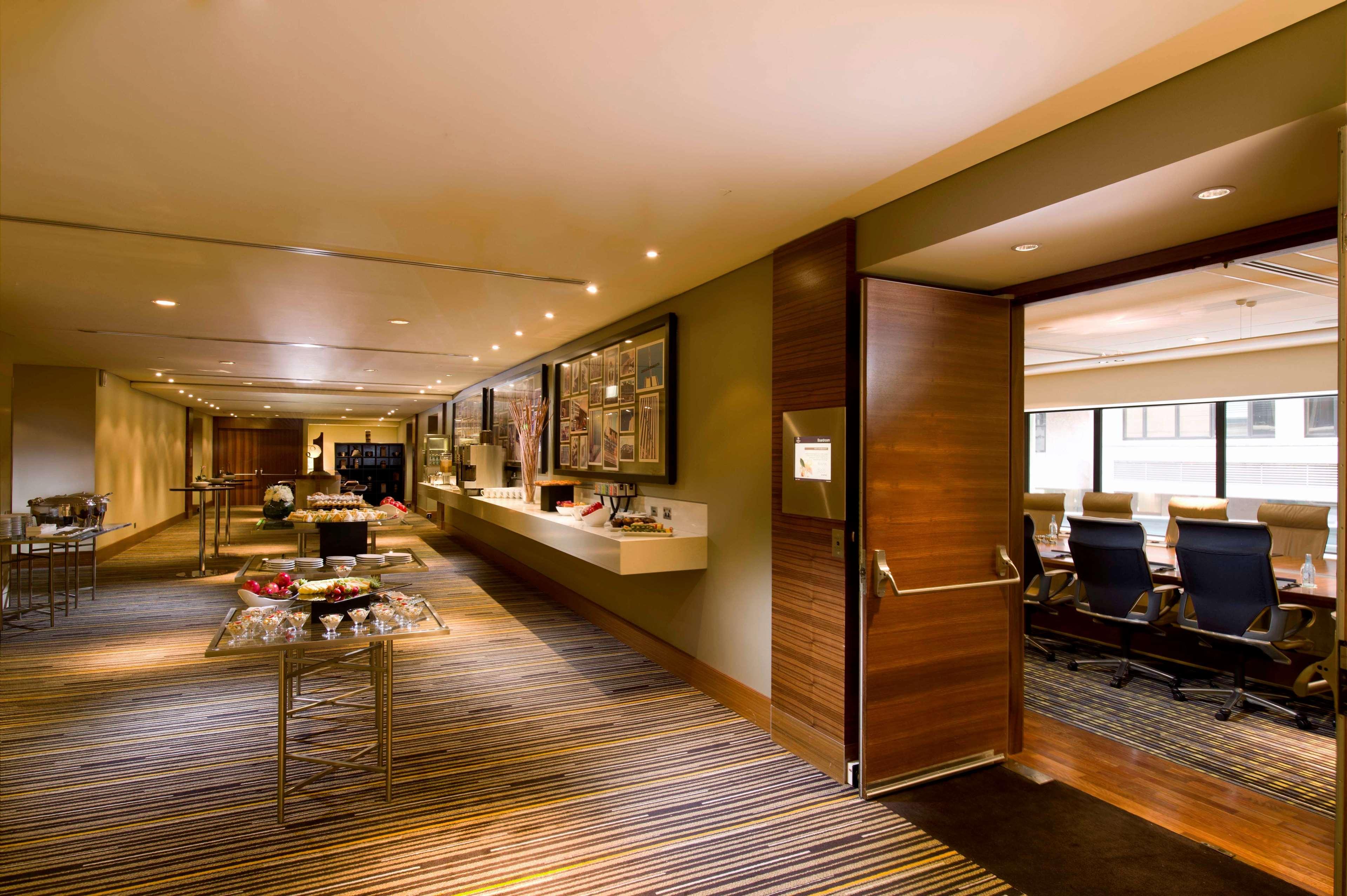 Hotel Hilton Sídney Interior foto The Westin Club Lounge at Hong Kong International Airport